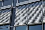 Brise-soleil &agrave; lames orientables : comment optimiser votre confort d'&eacute;t&eacute;